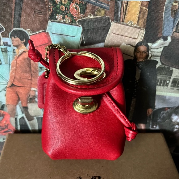 COACH VINTAGE RED LEATHER TURNLOCK DAYPACK MINI BAG CHARM KEY RING - Picture 3 of 10